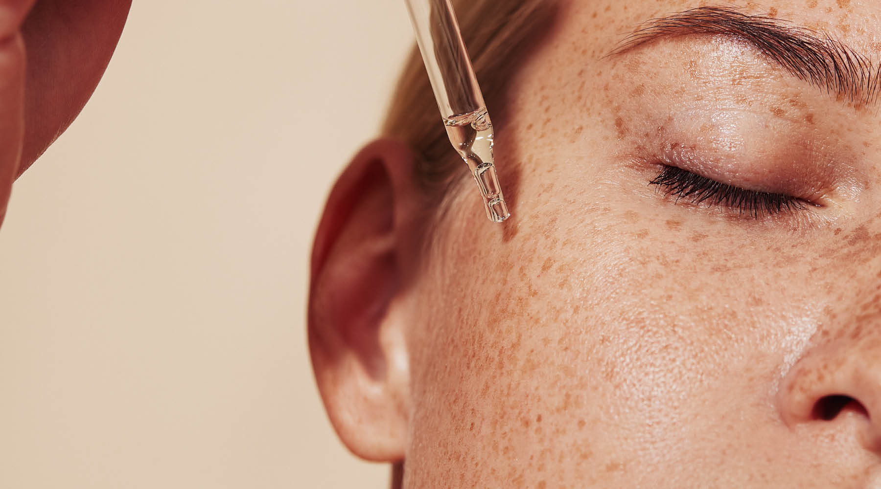 Beyond Retinol: Why Enzymes Like Golden Papaya Are the Future of Gentle Anti-Aging